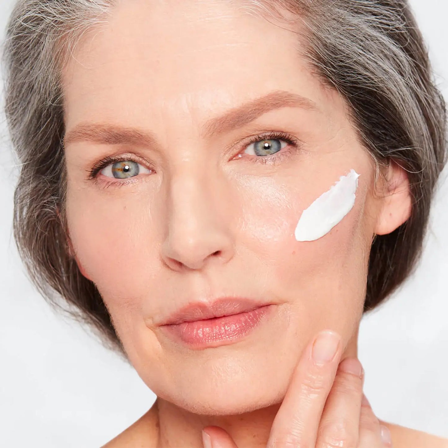 Charlotte Tilbury Charlotte's Magic Cream Moisturizer مع حمض الهيالورونيك، 15 مل