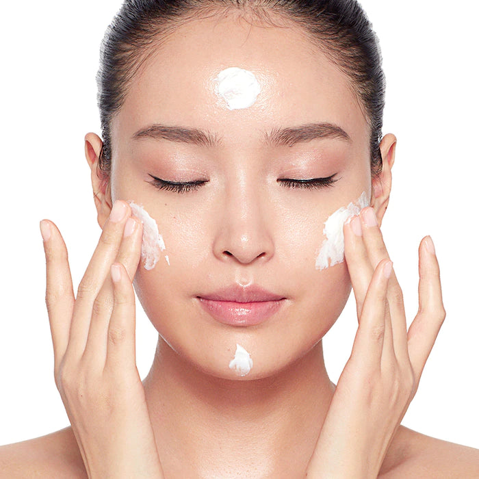 Charlotte Tilbury Charlotte's Magic Cream Moisturizer مع حمض الهيالورونيك، 15 مل