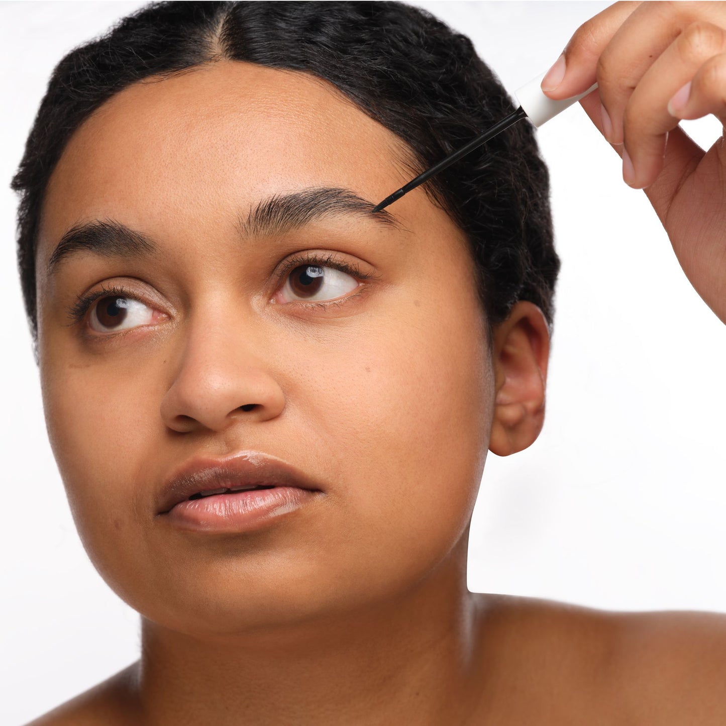 سيروم الرموش والحواجب متعدد الببتيد من The Ordinary