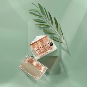Jlo Beauty That Big Screen Moisturizer مع واقي الشمس ذو الطيف العريض SPF 30، 30 مل